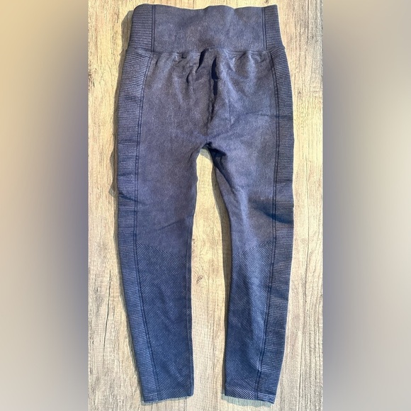 Harmony and Balance Blue Ribbed Leggings Size Small - Picture 5 of 5